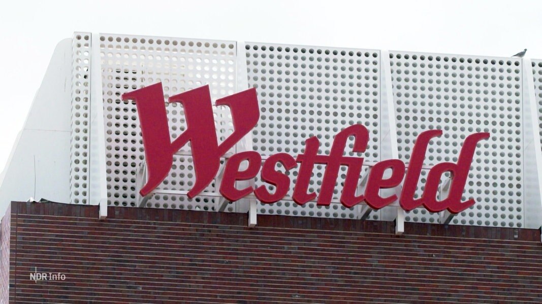 Ein Schild der Firma Westfield, die für den Bau der Einkaufsmeile verantwortlich ist