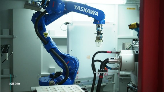 Ein Roboterarm der Firma VisiConsult. © Screenshot 