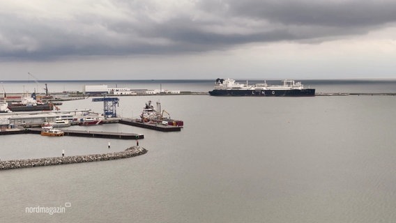 Ein LNG-Terminal in der Ostsee. © Screenshot 