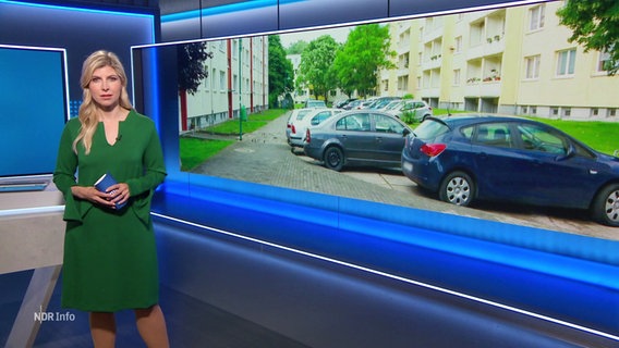 Bibiana Barth moderiert NDR Info um 17:00 Uhr. © Screenshot 