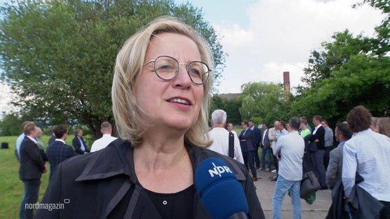 Die Rostocker Bausenatorin Ute Fischer-Gäde im NDR-Interview. © Screenshot 