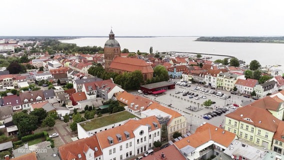 Luftaufnahme von Ribnitz-Damgarten. © Screenshot 