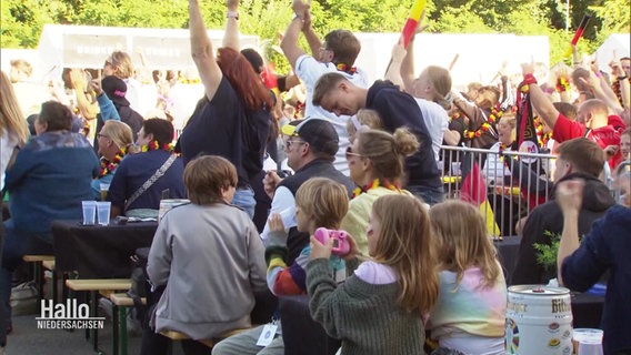 Torjubel beim Fanfest in Lüneburg- © Screenshot 