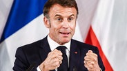 Der französische Präsident Emmanuel Macron. (extra 3 vom 04.07.2024 im Ersten) © NDR 