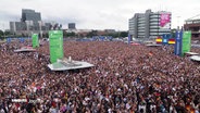 Menschenmenge beim EM-Fanfest in Hamburg © Screenshot 
