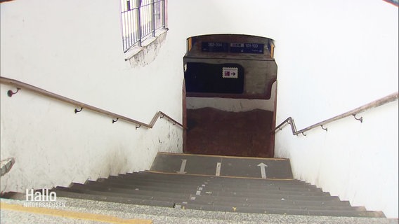 Die Treppe im Uelzener Bahnhofsgebäude © Screenshot 