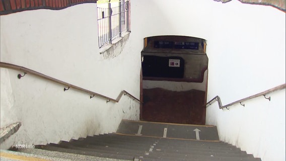 Eine Treppe am Bahnhof Uelzen. © Screenshot 
