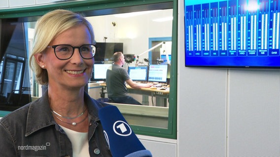 Gordana Patett, die Multimediale Chefredakteurin des NDR Landesfunkhauses MV, äußert sich zu den erfreulichen Hörerzahlen ihrer Programme. © Screenshot 