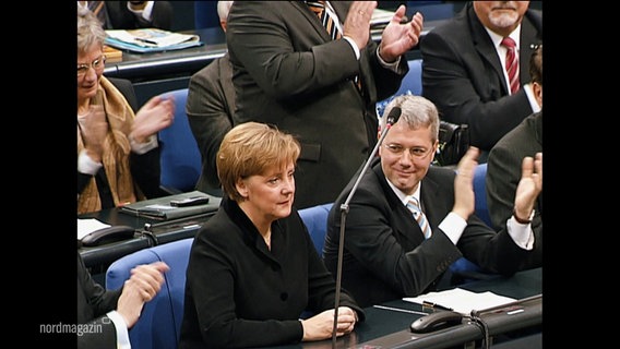 Angela Merkel bei ihrer Wahl zur Bundeskanzlerin im deutschen Bundestag. © Screenshot 