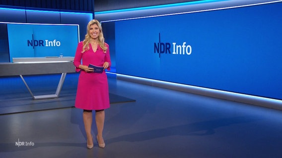 Bibiana Barth im Studio von NDR Info. © Screenshot 