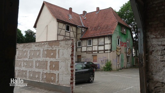 Ein altes Fachwerkhaus in Göttingen © Screenshot 
