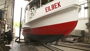 Das Schiff "Eilbek" liegt im Schwimmendock. © Screenshot 