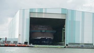 Die Neptun Werft in Warnemünde. © Screenshot 
