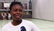 Amy Egwuagu-Gordian nimmt am Basketbal-Camp der Hamburg Towers teil. © Screenshot 