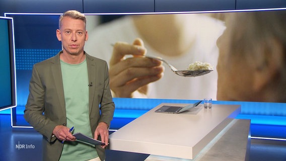 André Schünke moderiert NDR Info um 14:00 Uhr. © Screenshot 