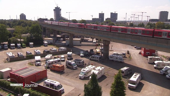 Wohnmobile stehen auf einem Stellplatz in Hammerbrook. © Screenshot 