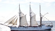 Auf diesem Traditionssegler, der "Großherzogin Elisabeth", segelten 17 Auszubildende und Studierende von Stettin nach Rostock zur Hanse Sail. © Screenshot 