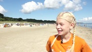 Greta Scholz am Strand. © Screenshot 