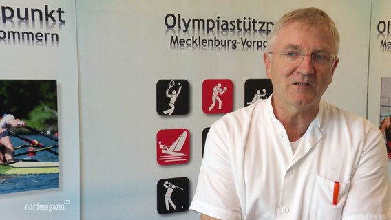 Der Rostocker Bundessportarzt Rolf Kaiser im Interview. © Screenshot 