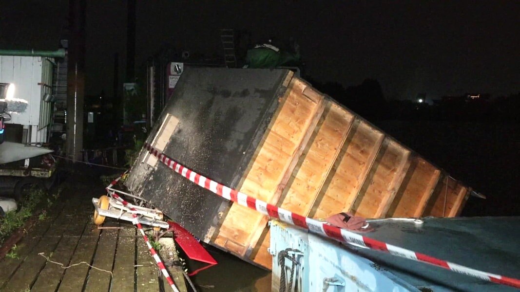 Gewitter und Sturmböen unterbrechen Sommerabend in Hamburg