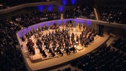 Der voll besuchte Konzertsaal der Elbphilharmonie. © Screenshot 