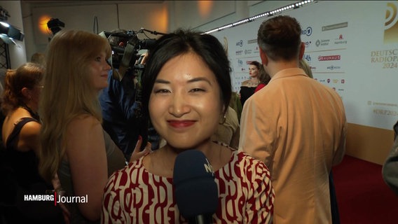 NDR Reporterin Annette Yang auf dem roten Teppich beim Radiopreis. © Screenshot 