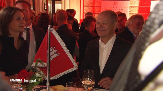 Der ehemalige Bürgermeister Olaf Scholz beim Fest der Hamburger Landesvertretung © Screenshot 