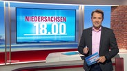 Moderator Johannes Avenarius im Studio von Niedersachsen 18.00. © Screenshot 