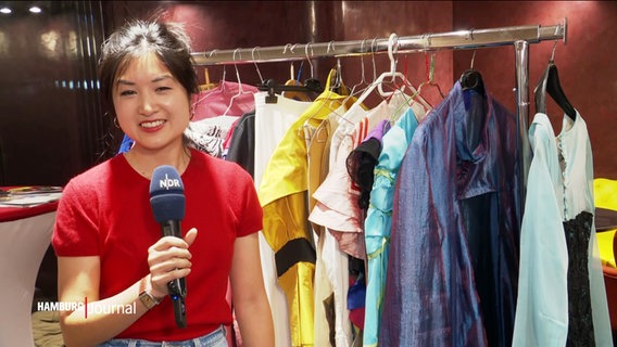 Annette Yang Backstage im Theater. © Screenshot 