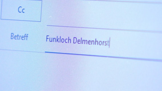 In einem E-Mail-Programm wird in die Betreffzeile "Funkloch Delmenhorst" eingegeben. © Screenshot 