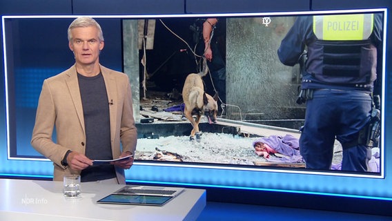 Moderator Thorsten Schröder im NDR Studio. © Screenshot 