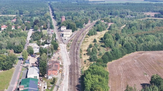 Der Bahnhof Hagenow Land aus der Vogelperspektive. © Screenshot 