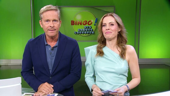 Hinnerk Baumgarten und Jule Gölsdorf moderieren BINGO! Die Umweltlotterie. © Screenshot 