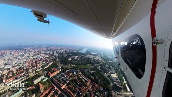 Blick aus einem Zeppelin auf Hannover. © Screenshot 