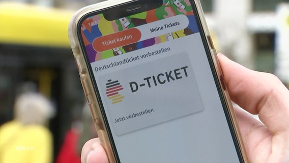 Ein Smartphone mit dem Deutschlandticket. © Screenshot 