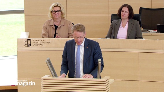 Daniel Günther spricht im Kieler Landtag. © Screenshot 