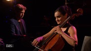 Auftritt im Studio: Raphaela Gromes am Cello und Julian Riem am Flügel. © Screenshot 