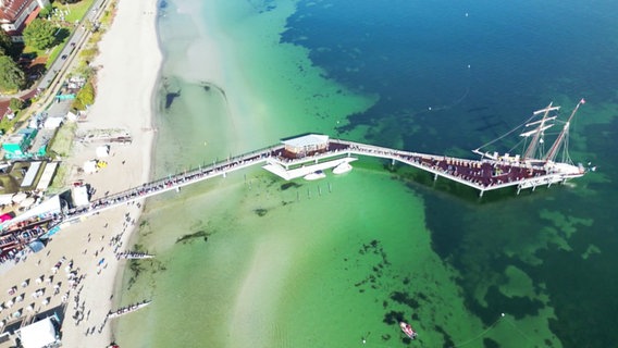 Seebrücke vor Haffkrug aus der Vogelperspektive © Screenshot 