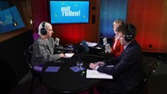 Arthur Kießling, Victoria Reichelt und Moderatorin Sabine Dahl sitzen im Studio. © Screenshot 