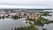 Luftbild vom Schweriner Schloss zum Tag der Deutschen Einheit © Screenshot 