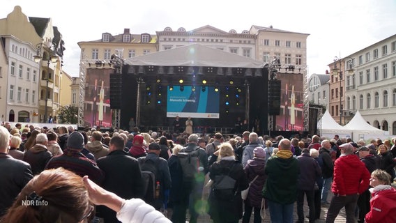 Szene von dem Einheitsfest in Schwerin. © Screenshot 