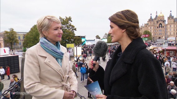 Ministerpräsidentin Manuela Schwesig im Interview. © Screenshot 