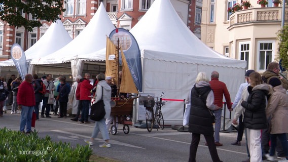 Stände auf dem Schweriner Stadtfest. © Screenshot 