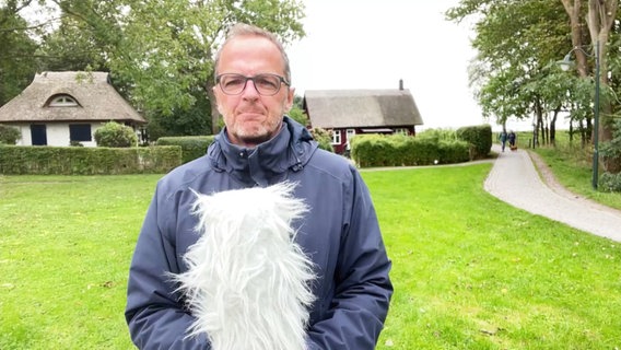 Stefan Kreibohm moderiert das Wetter von der Insel Hiddensee. © Screenshot 