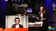 Nina Zimmermann steht im Studio von NDR Info und moderiert die Sendung Mitreden!. Ein Gast ist zugeschaltet. © Screenshot 