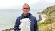 Stefan Keibohm moderiert das Wetter von der Insel Hiddensee. © Screenshot 