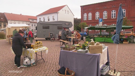 Der Wochenmarkt in Loitz. © Screenshot 