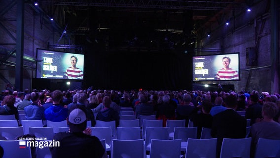 Blick in den Saal der Deutschen Zaubermeisterschaft. © Screenshot 