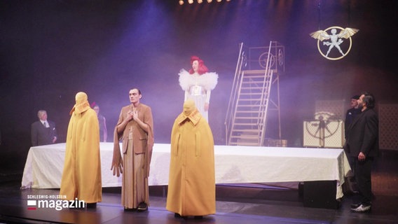 Szene aus dem "Besuch der alten Dame" am Schauspielhaus Kiel. © Screenshot 