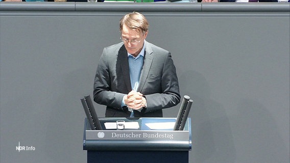 Gesundheitsminister Lauterbach hält eine Rede im Bundestag. © Screenshot 